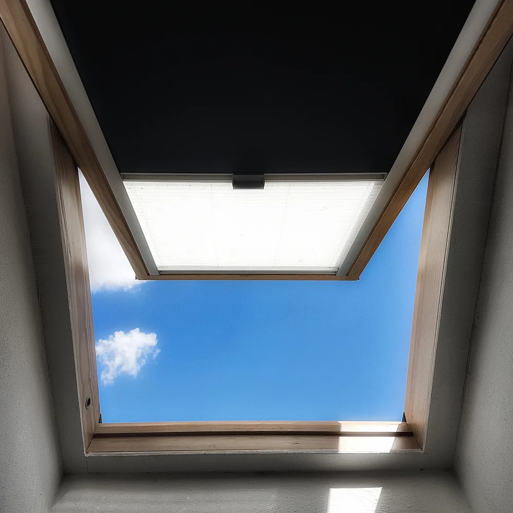Poser un Velux : démarches, autorisations et prix à Courbeveille